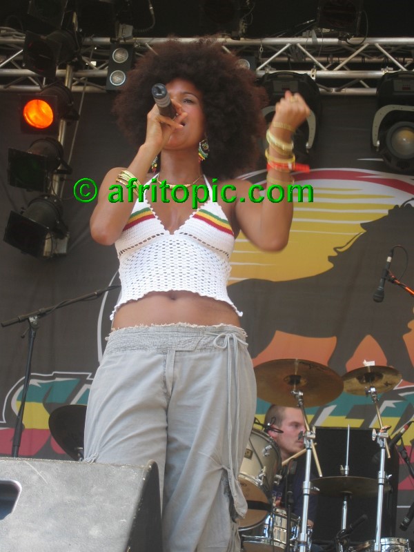 ../Images/Summerjam2005 130.jpg